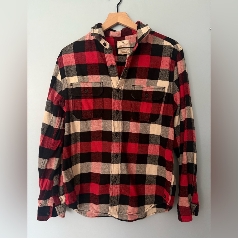 American Eagle Outfitters Red and Black Plaid Casual Button Down Shirt